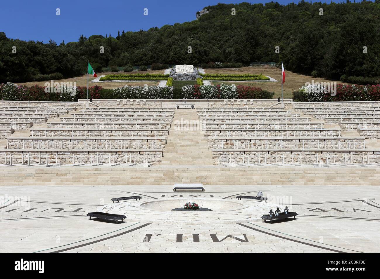 Cassino, Italie - 14 août 2020 : le cimetière militaire polonais de Montecassino où se trouvent plus de mille soldats du deuxième corps militaire polonais Banque D'Images