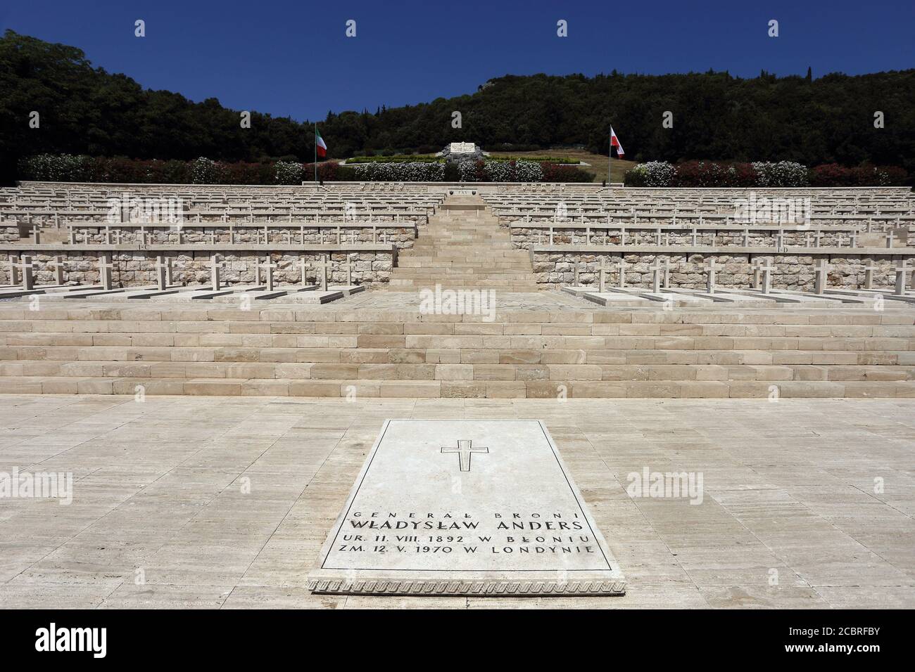 Cassino, Italie - 14 août 2020 : le cimetière militaire polonais de Montecassino où se trouvent plus de mille soldats du deuxième corps militaire polonais Banque D'Images