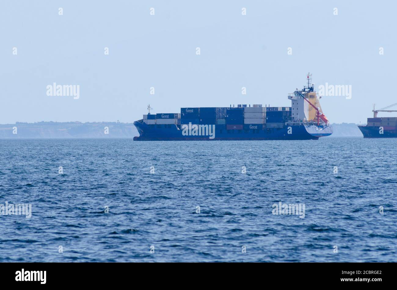 Navires-conteneurs quittant le port de Thessalonique Macédoine Grèce - photo: Geopix/Alay stock photo Banque D'Images