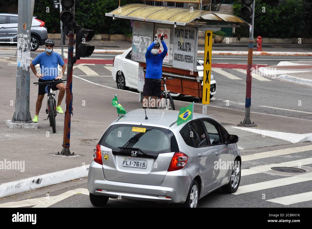 SÃO PAULO, SP - 15.08.2020: CARREATA EM DEFESA DA LAVA JATO SP - Carreta en défense de l'opération Lava Jato, organisée par le mouvement VEM Pra Rua, ce samedi, (15) à São Paulo. (Photo: Roberto Casimiro/Fotoarena) Banque D'Images