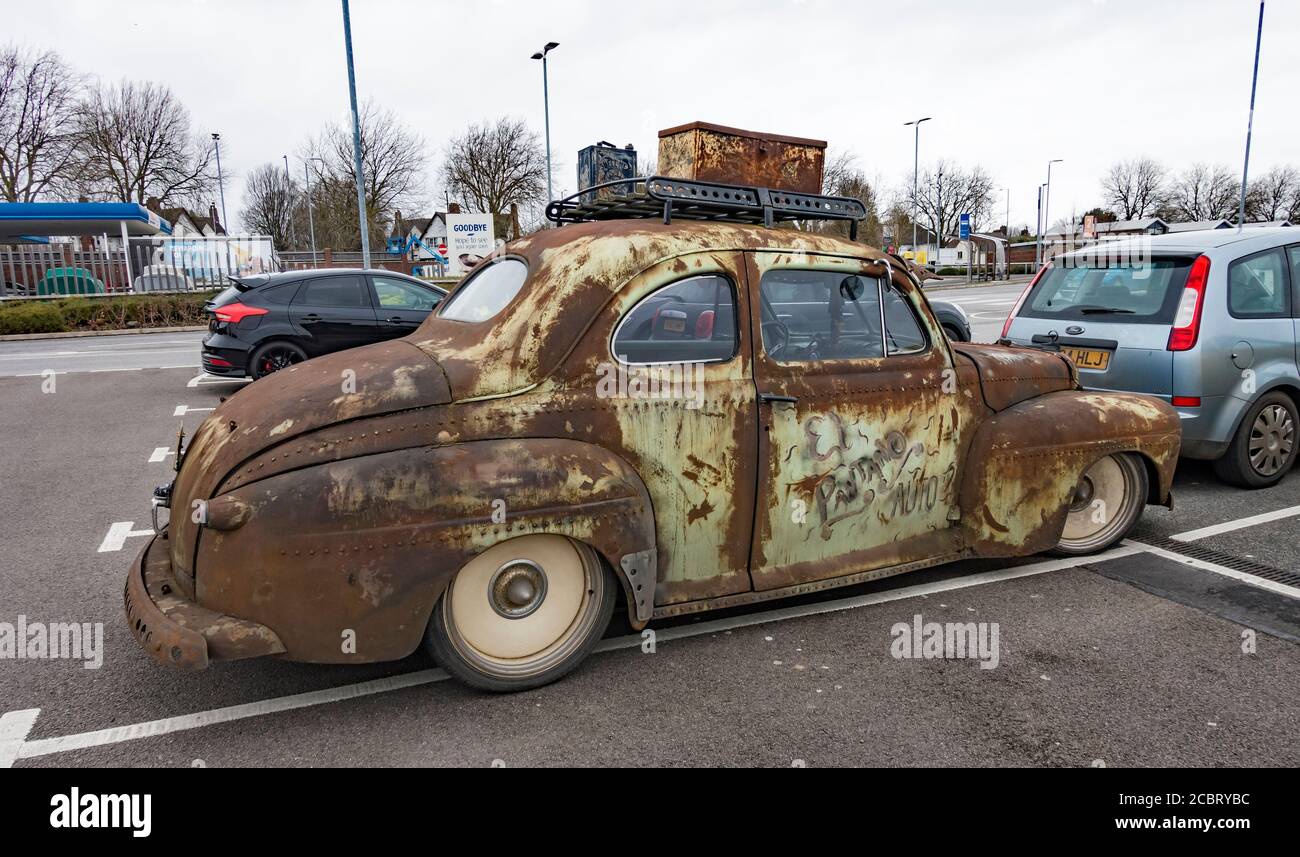 Vieille voiture Ford Super Deluxe vers 1946 Banque D'Images