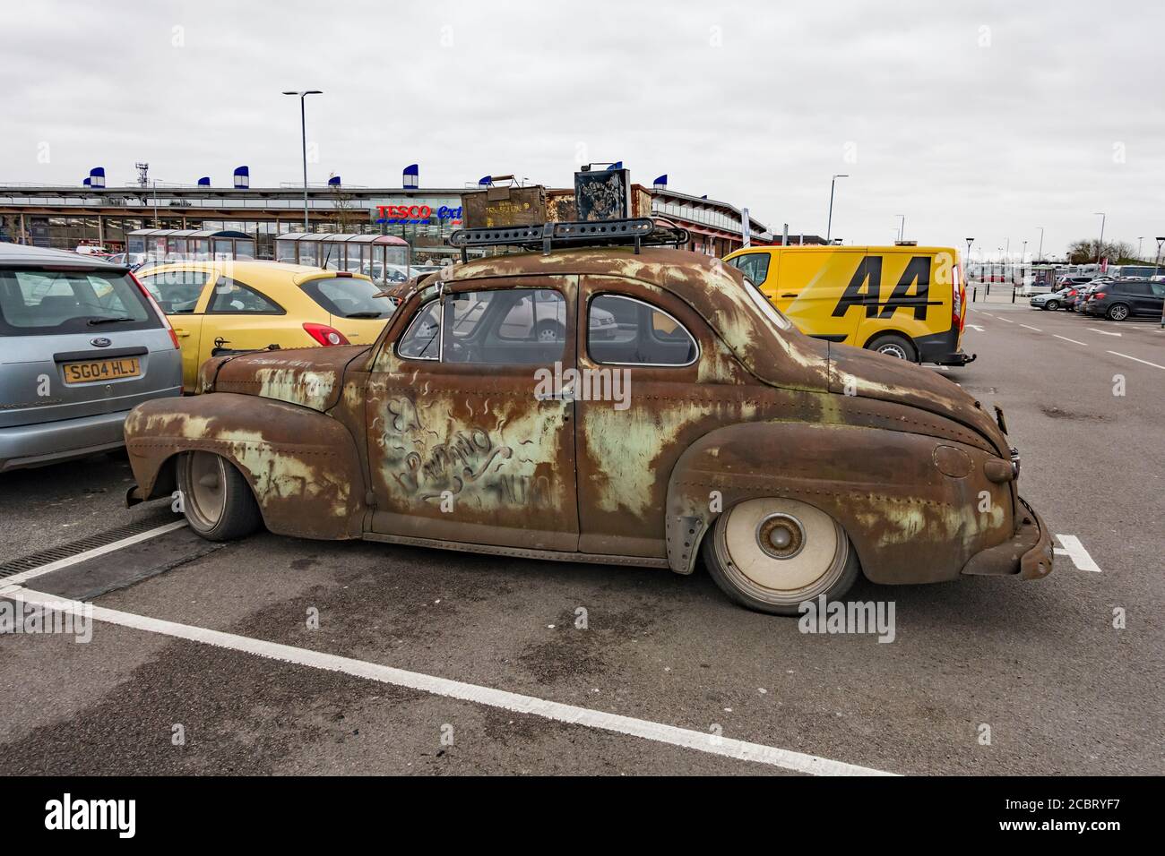 Vieille voiture Ford Super Deluxe vers 1946 Photo Stock - Alamy