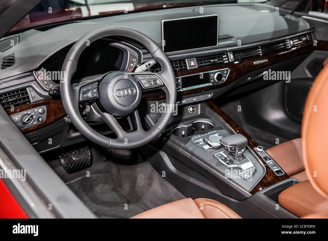 NEW YORK - AVRIL 12 : Audi A5 2.0 T quattro présenté au salon international de l'auto de New York 2017, au Centre Jacob Javits. Il s'agissait du jour O de l'aperçu de la presse Banque D'Images