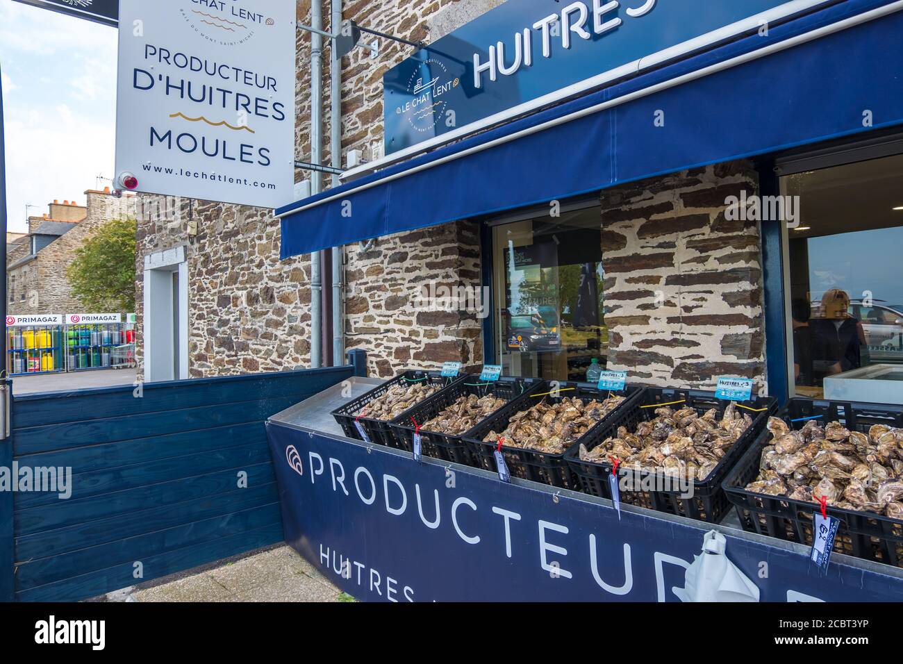 Saint-Benoit-des-ondes, France - 26 août 2019 : lieu à Saint-Benoit-des-ondes où vous pouvez manger des huîtres du fabricant. Bretagne, France Banque D'Images