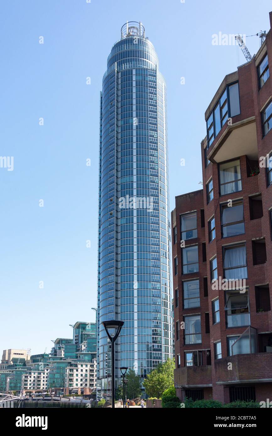 The Tower, 1 St George Wharf Vauxhall, London Borough of Lambeth, Greater London, Angleterre, Royaume-Uni Banque D'Images