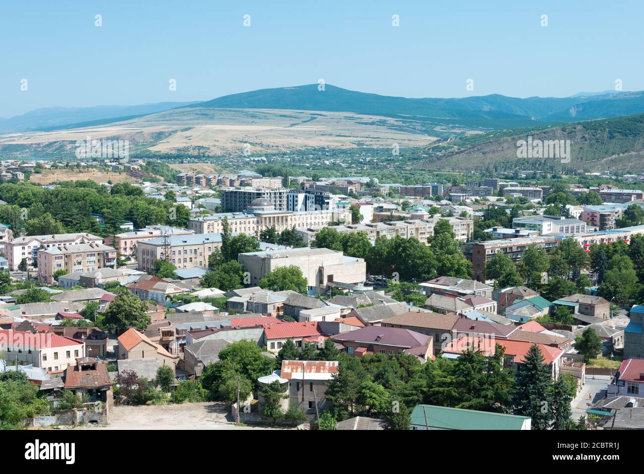 Gori, Géorgie - Gori vue sur la ville depuis les ruines de la forteresse de Gori à Gori, Shida Kartli, Géorgie. Banque D'Images