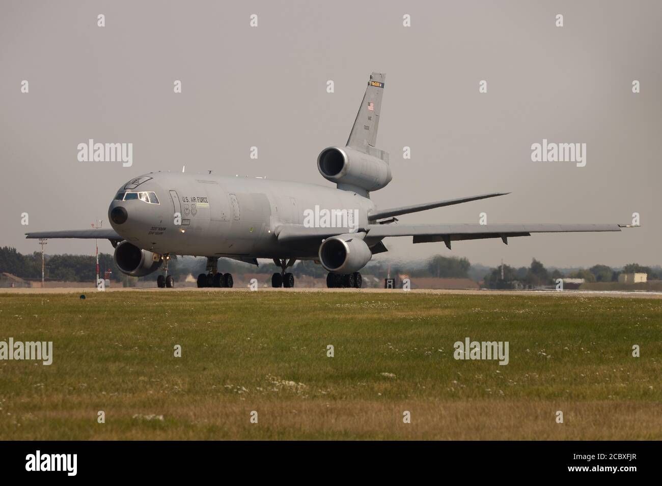 McDonnell Douglas KC-10 Extender en descendant la piste prête pour le décollage à RAF Mildenhall, Suffolk, Royaume-Uni. Pris le 12 août 2020. Banque D'Images