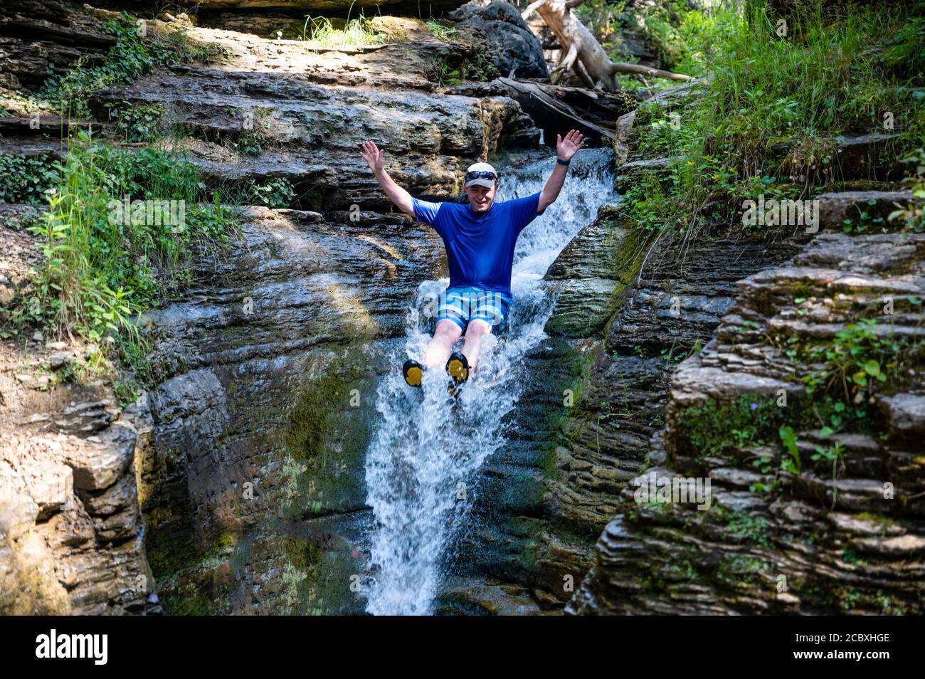 Sentier populaire dans le canyon du fer de mer avec des pousses de roche et de l'eau diapositives Banque D'Images