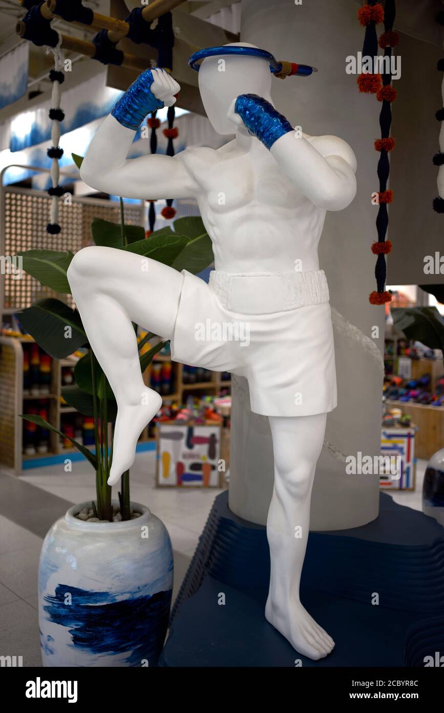 Muay Thai statue. Figurine de kick-boxing en Thaïlande Banque D'Images