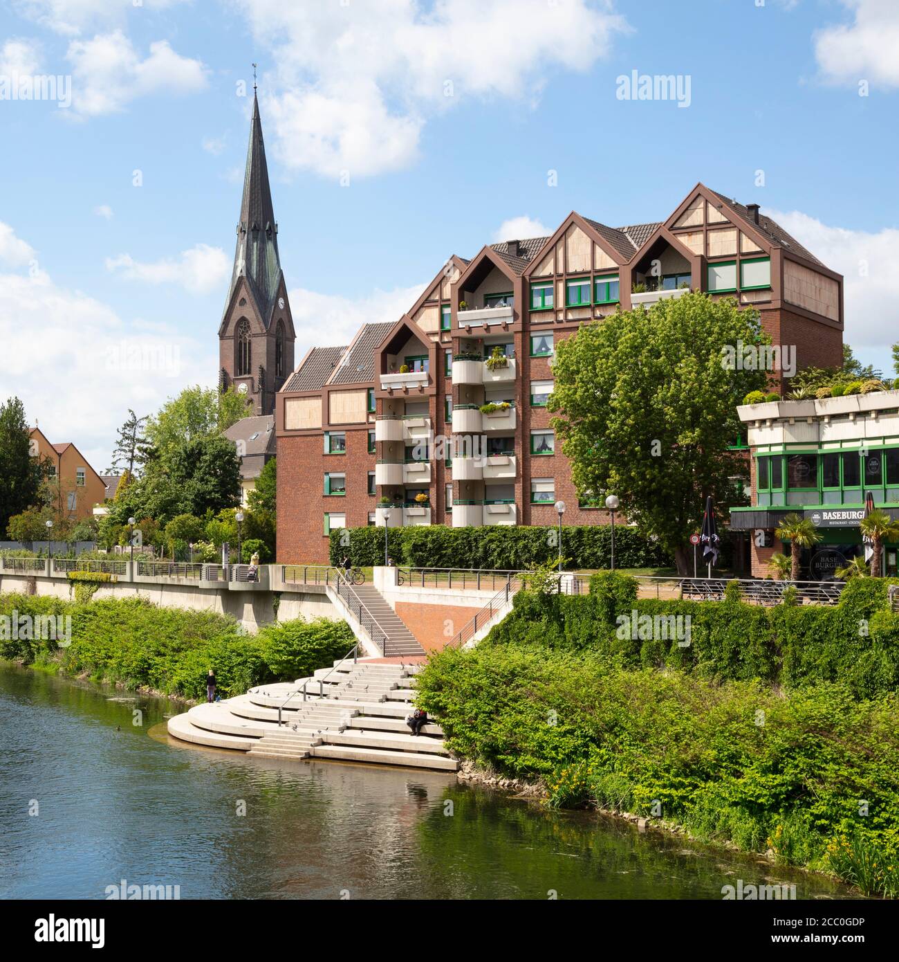 Bâtiments au bord de la Lippe, Lünen, région de la Ruhr, Rhénanie-du-Nord-Westphalie, Allemagne, Europe Banque D'Images