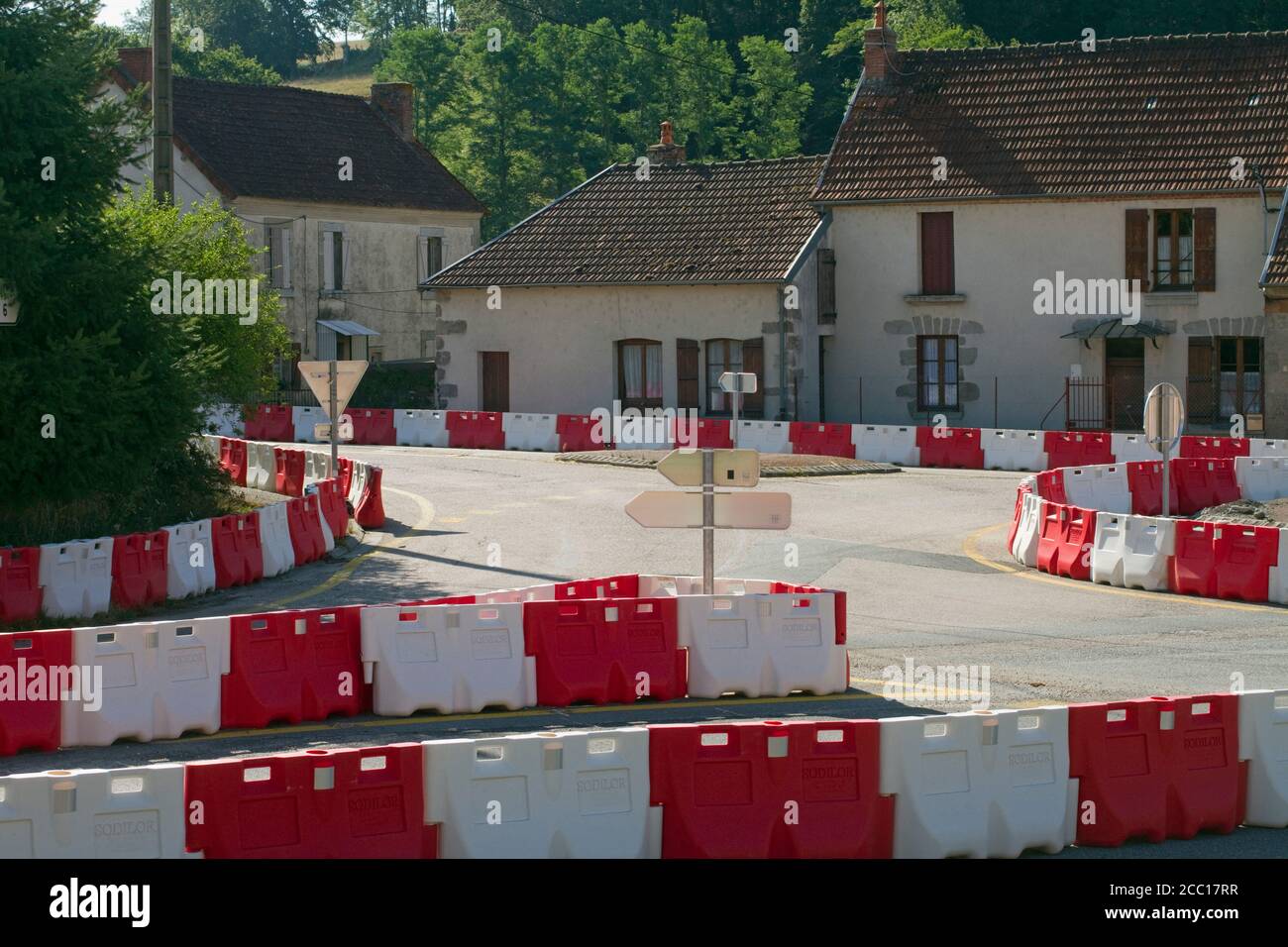 France, Aubusson, 23, disposition provisoire sur la D990 pour détourner le trafic pendant les travaux. Banque D'Images