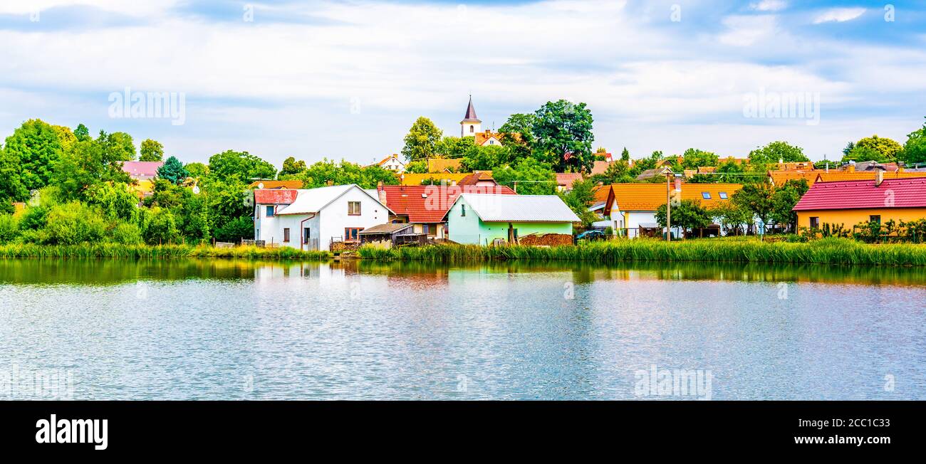 Bassin rural dans le village de Borotin, Bohême du Sud, République tchèque. Banque D'Images