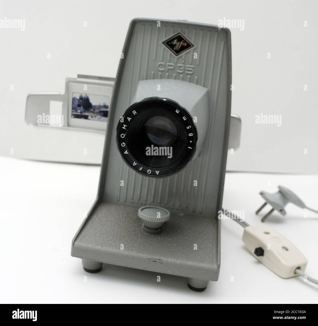 Vieille machine de projection 35mm Banque de photographies et d'images à  haute résolution - Alamy