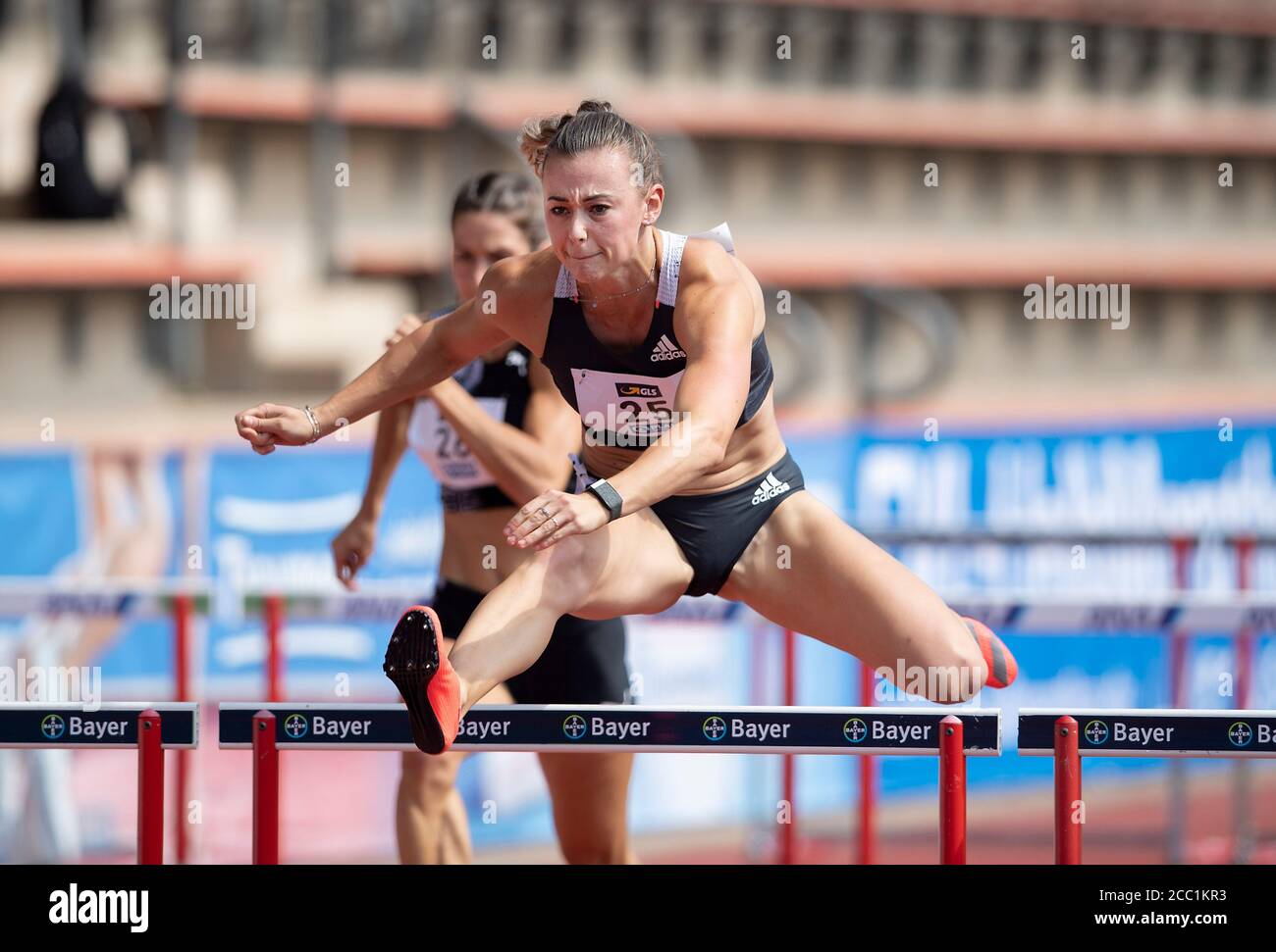 Vainqueur VISSER Nadine (NED) Aktion, 100m Huerden femmes, athlétisme #True Athletes Classics, le 16 août 2020 à Leverkusen / Allemagne Â | utilisation dans le monde entier Banque D'Images