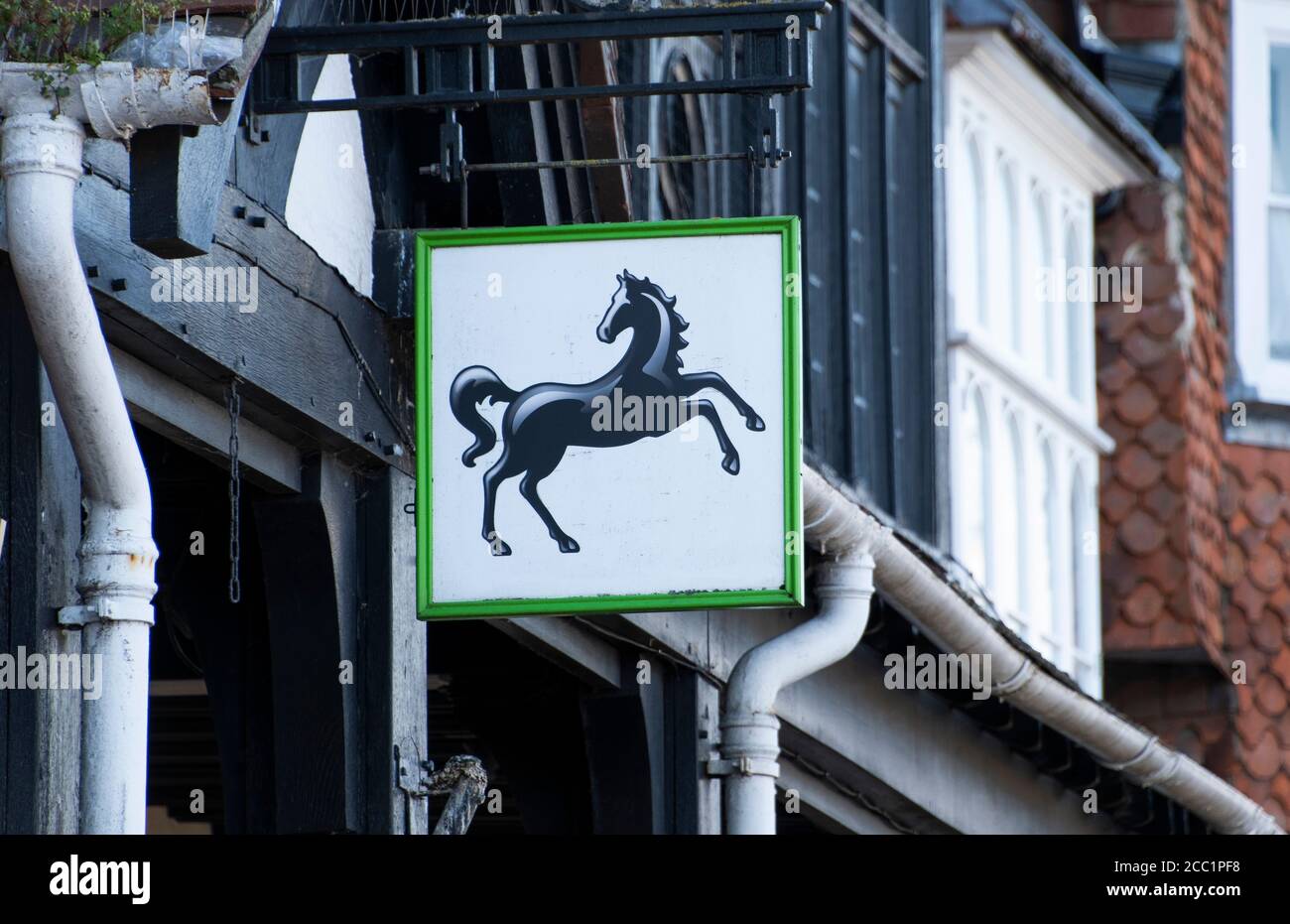 La banque Lloyds s'affiche en gros plan sur la banque Marlborough High Street Banque D'Images