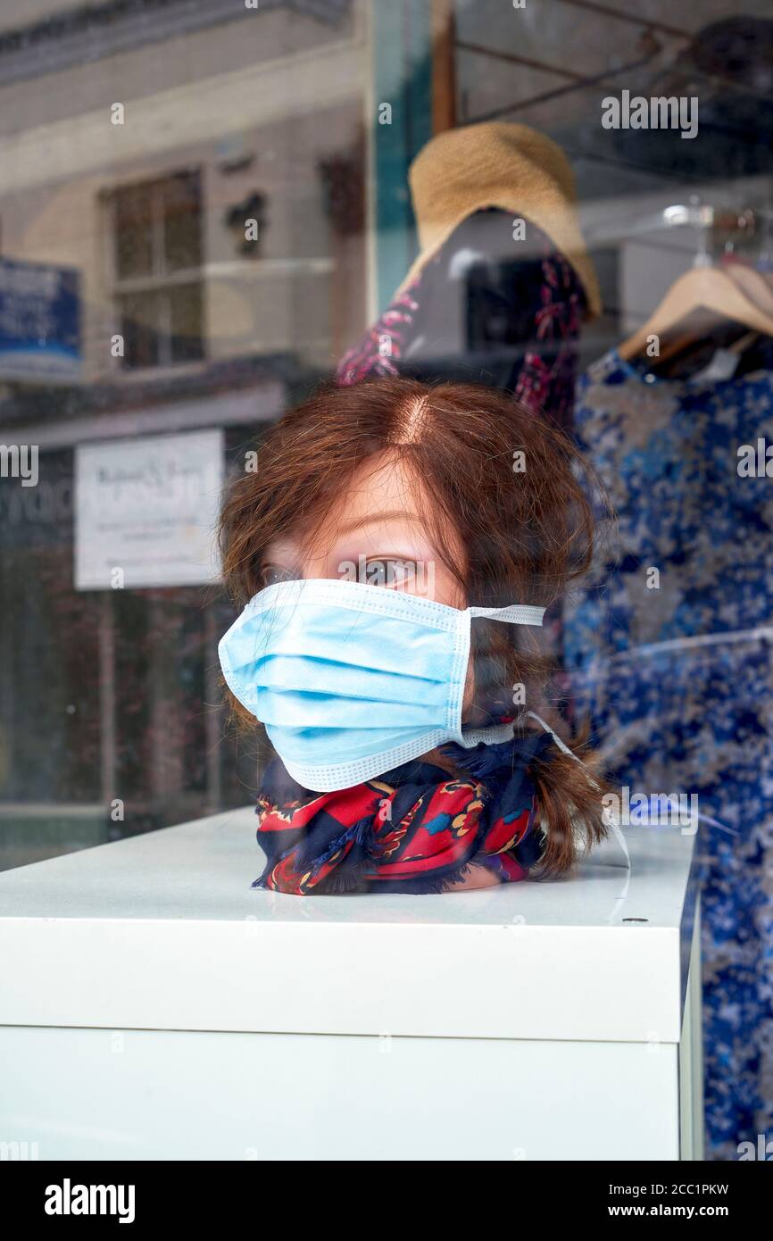 Tête factice portant un masque pendant la pandémie du coronavirus Covid-19 urgence Banque D'Images