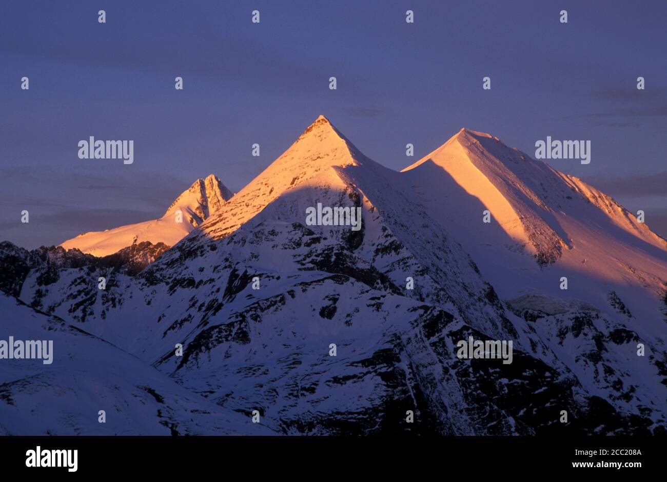 Hohe Dock, dans l'arrière-plan le Großglockner, Autriche Banque D'Images