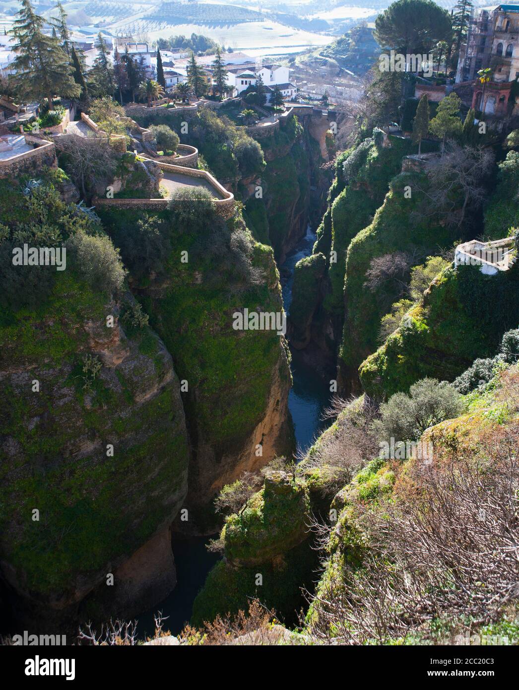 Espagne, Ronda, vue sur le canyon El Tajo dans la province de Malaga Banque D'Images