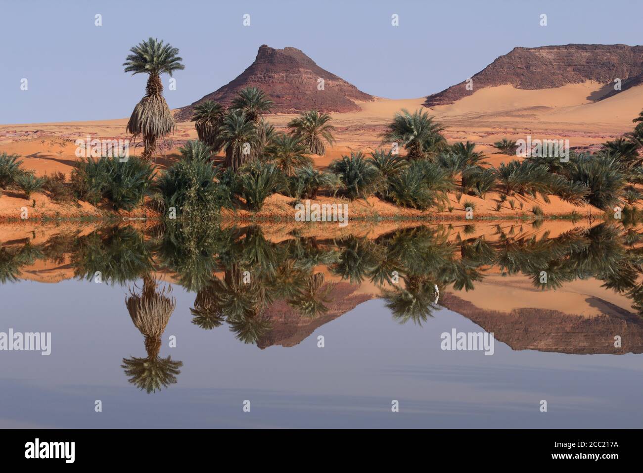 Afrique, Tchad, vue de la lagune de sel de demi aux lacs d'Ounianga Banque D'Images