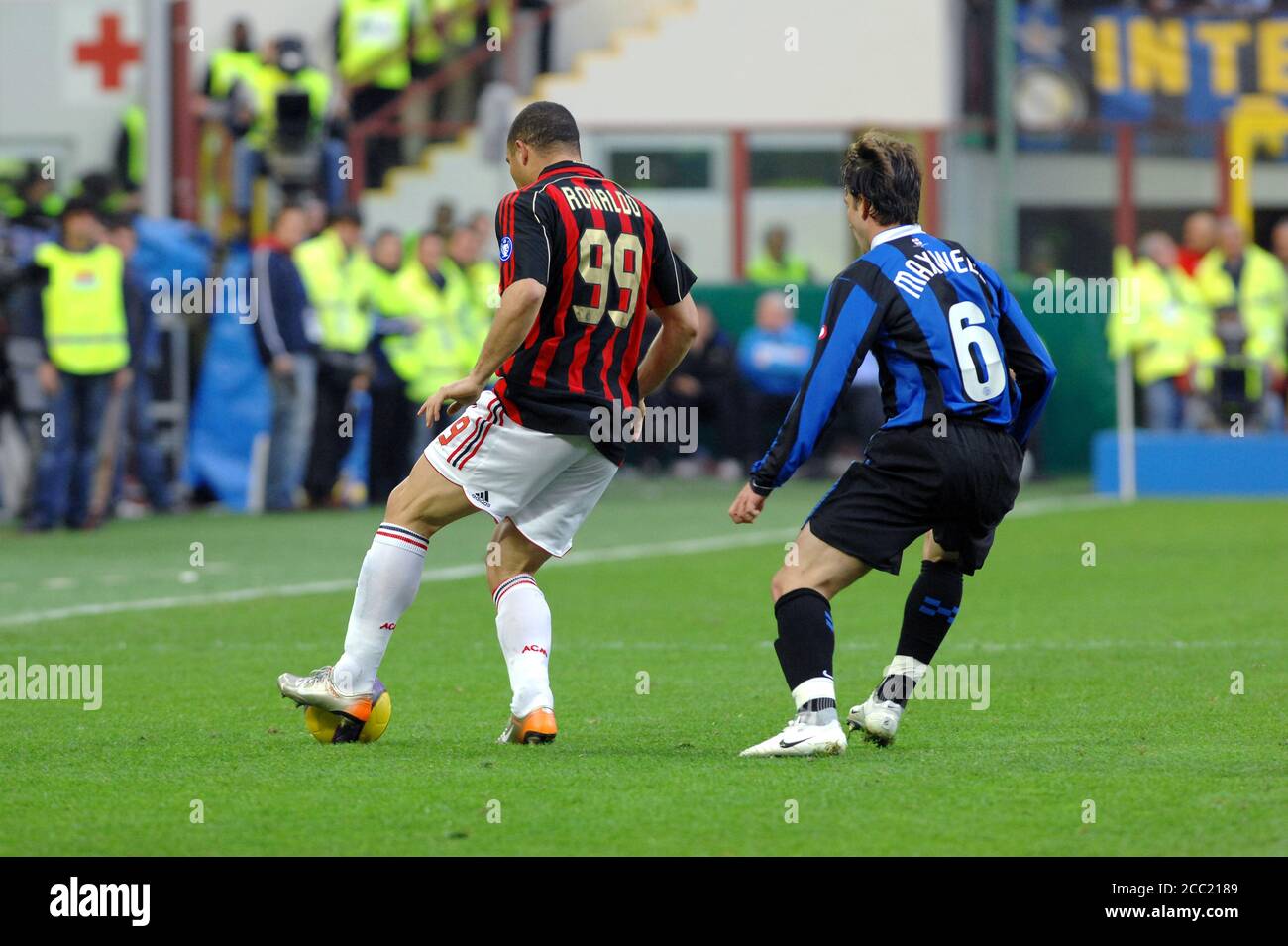 Milan Italie, 11 mars 2007, Stade Meazza, Championnat de football sérieux A 2006/2007, FC Inter - AC Milan: Ronaldo et Maxwell en action pendant le match Banque D'Images
