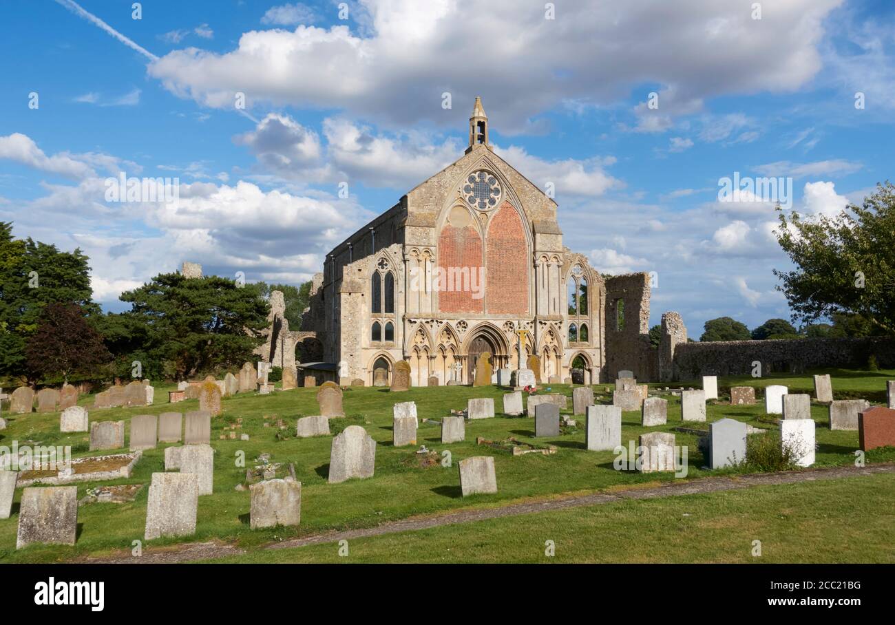 L'église du Prieuré de Sainte-Marie et de la Sainte-Croix a été formée à partir de l'église du Prieuré de Binham et est toujours utilisée pour le culte. Binham, Norfolk, Royaume-Uni. Banque D'Images