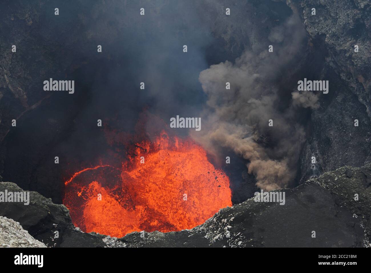 L'île d'Ambrym, Vanuatu, voir l'éruption de lave au lac de lave Marum Banque D'Images