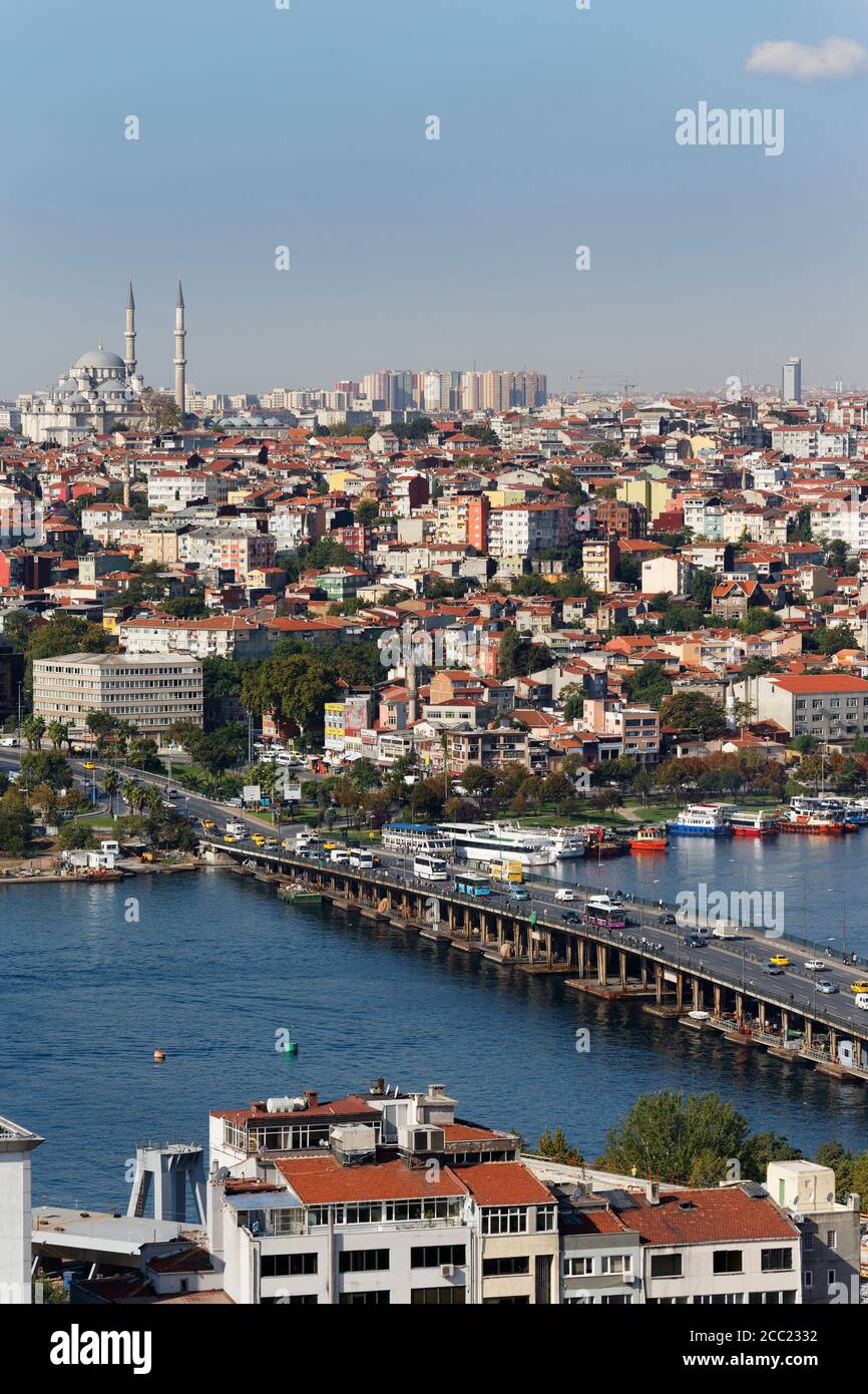 Turquie, Istanbul, vue depuis la Tour de Galata et la Mosquée de Fatih en arrière-plan Banque D'Images