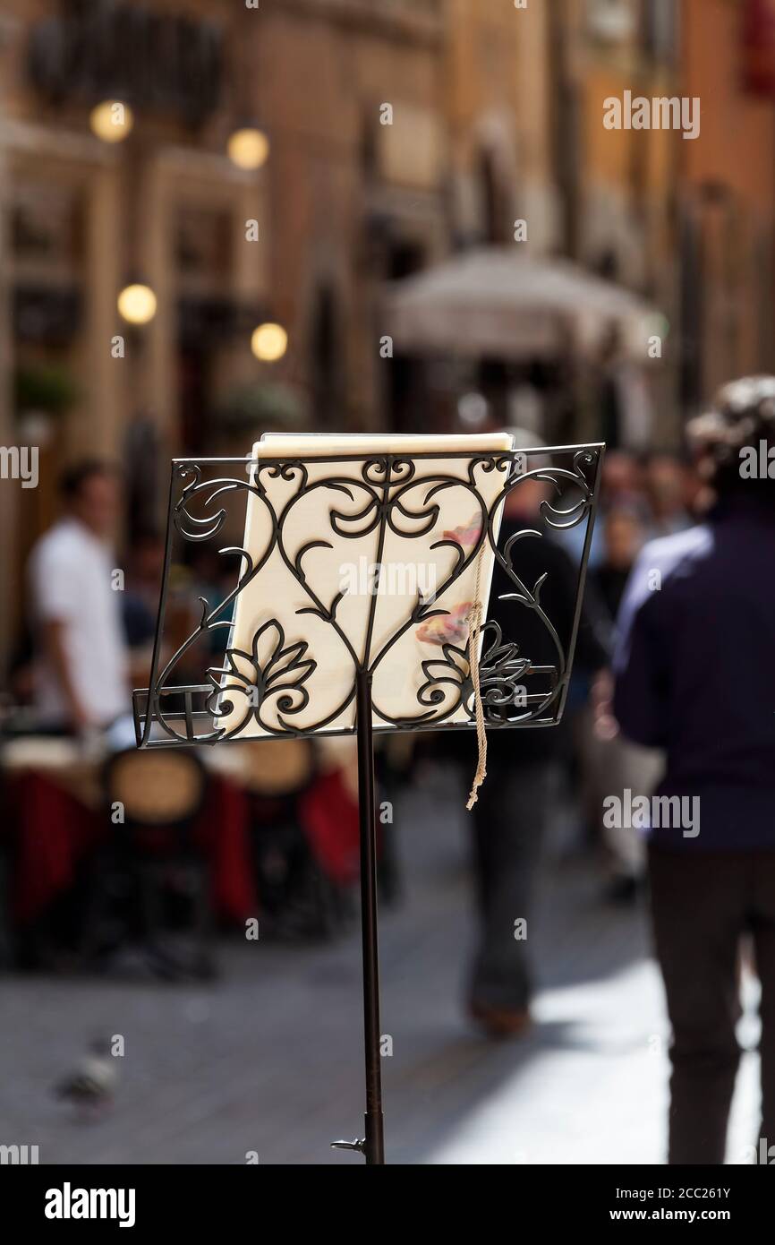 Italie, Rome, un support pour carte de menu Banque D'Images