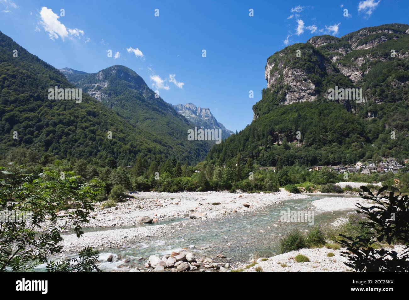 L'Europe, Suisse, vue de la rivière Verzasca Banque D'Images