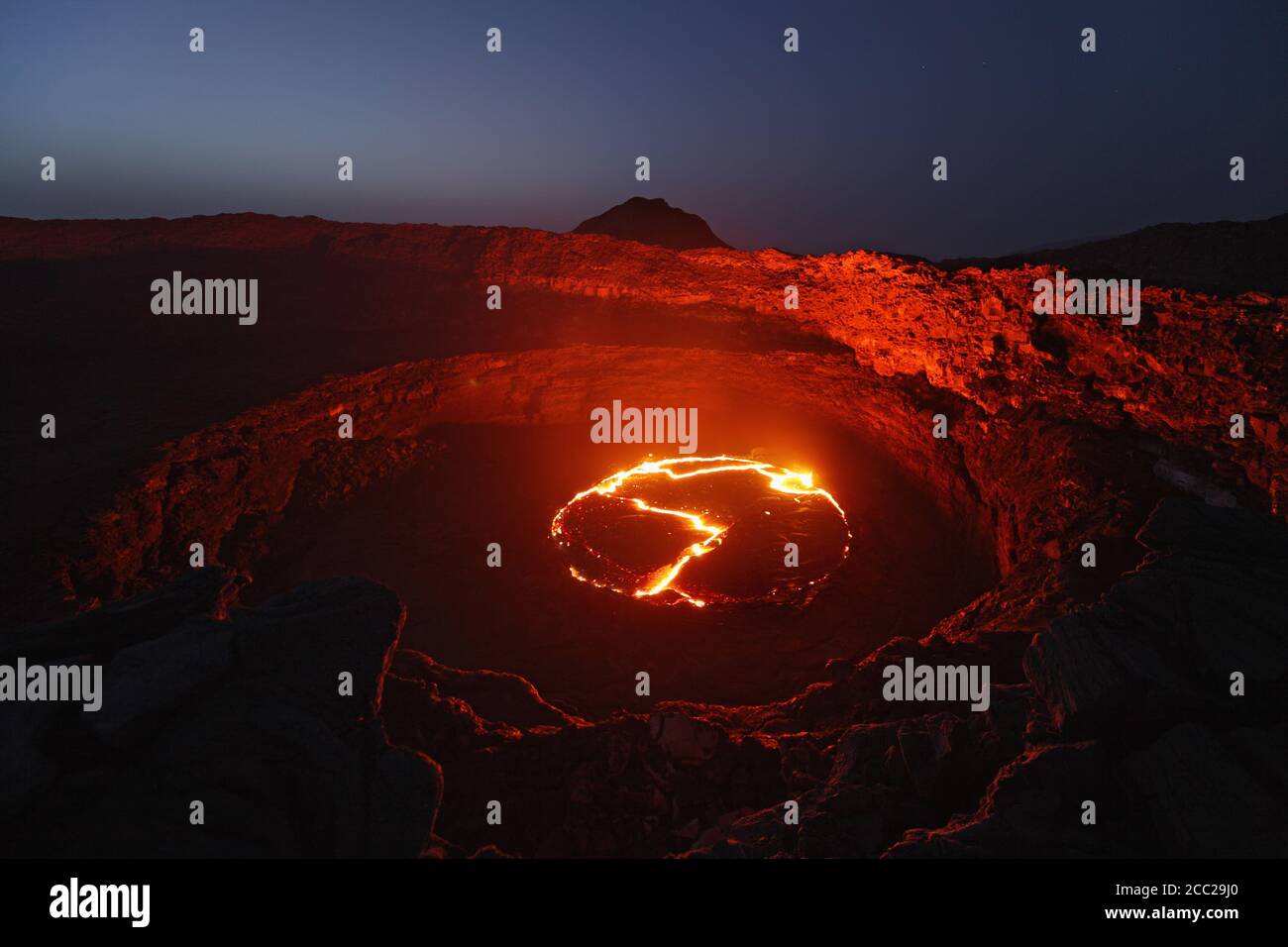 Éthiopie, Danakil, Lava s'écoulent du volcan Erta Ale Banque D'Images