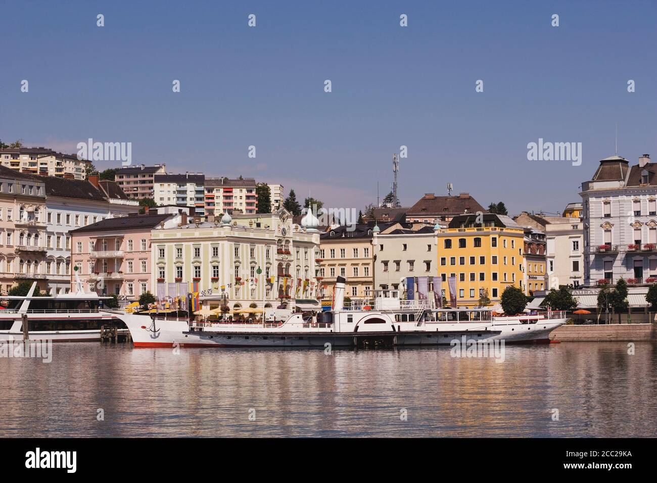 L'Autriche, le lac Traunsee, Gmunden, Paddlesteamer à l'ancre Banque D'Images