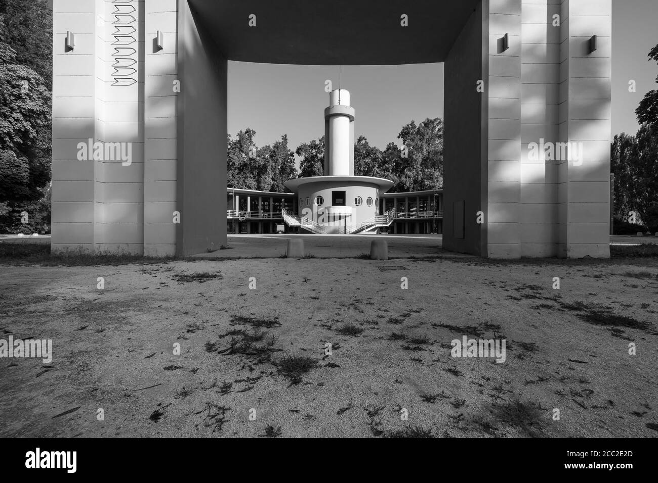 Colonia Farinacci, Cremona, Italie, 1936, Carlo Gaudenzi, l'architecture moderniste/futuriste italienne de l'ère fasciste, la photographie architecturale B&W. Banque D'Images