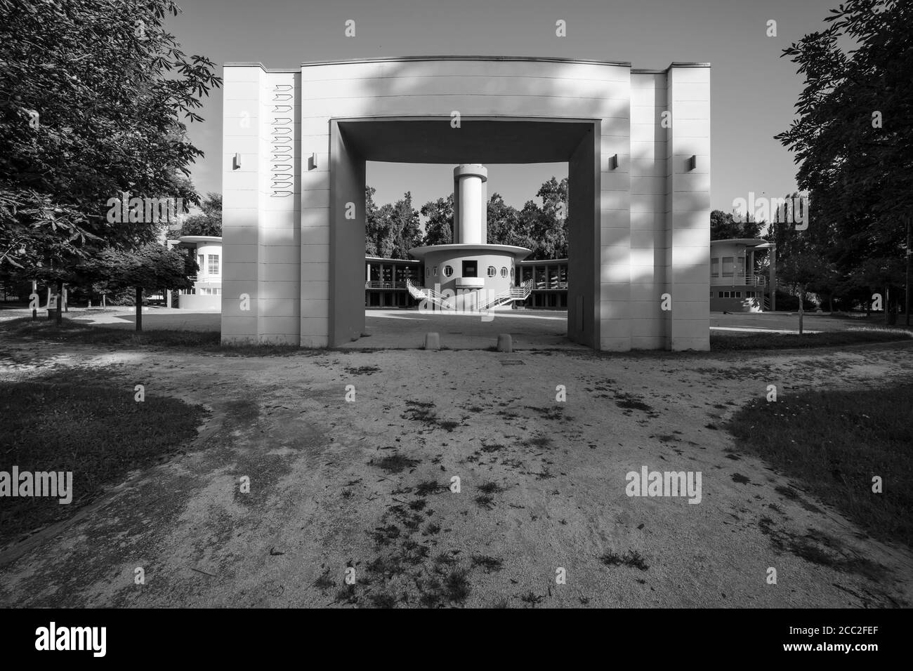 Colonia Farinacci, Cremona, Italie, 1936, Carlo Gaudenzi, l'architecture moderniste/futuriste italienne de l'ère fasciste, la photographie architecturale B&W. Banque D'Images