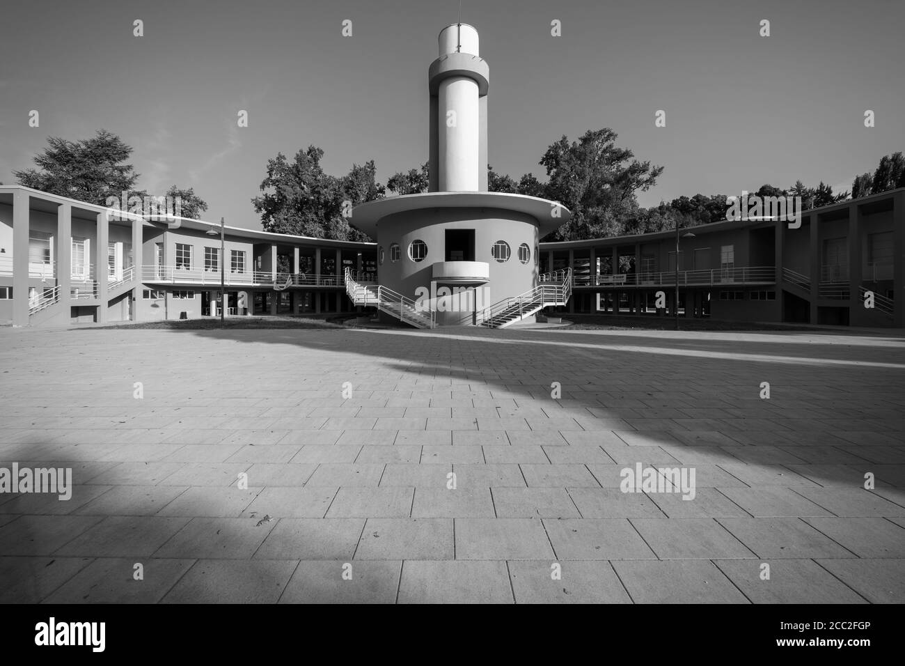 Colonia Farinacci, Cremona, Italie, 1936, Carlo Gaudenzi, l'architecture moderniste/futuriste italienne de l'ère fasciste, la photographie architecturale B&W. Banque D'Images