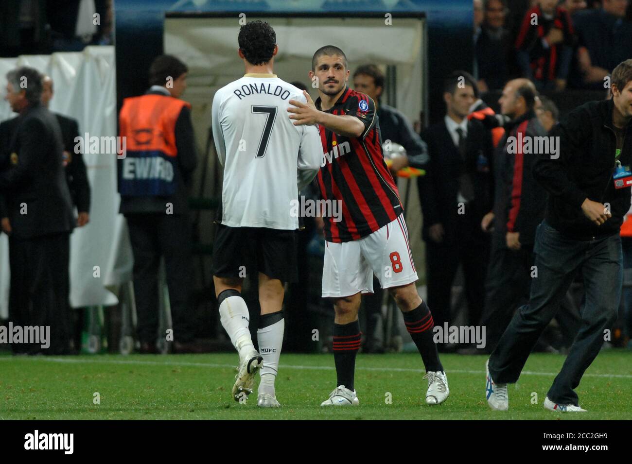 Milan Italie , 02 mai 2007, Stade 'SAN SIRO', UEFA Champions League 2006/2007, AC Milan - FC Manchester United: Cristiano Ronaldo quitte le terrain à la fin du match Banque D'Images