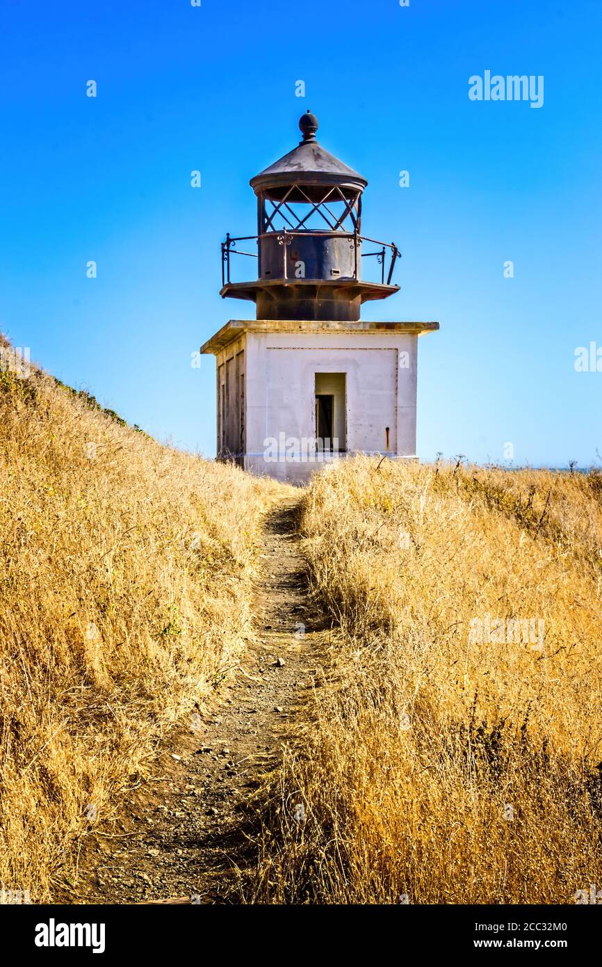 Le phare abandonné de Punta Gorda sur la Lost Coast, Californie, États-Unis Banque D'Images