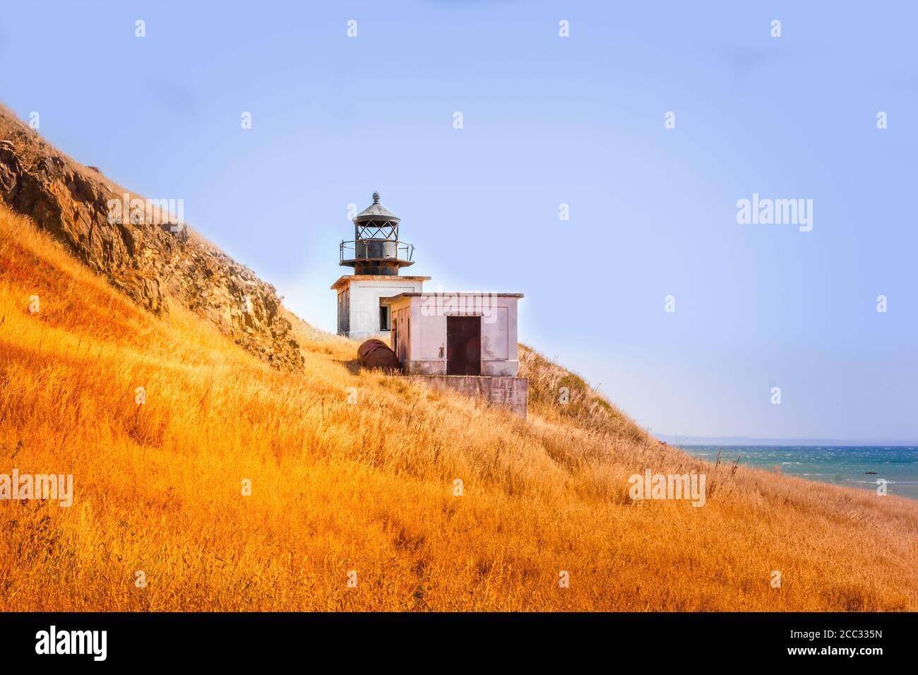 Le phare abandonné de Punta Gorda sur la Lost Coast, Californie, États-Unis Banque D'Images