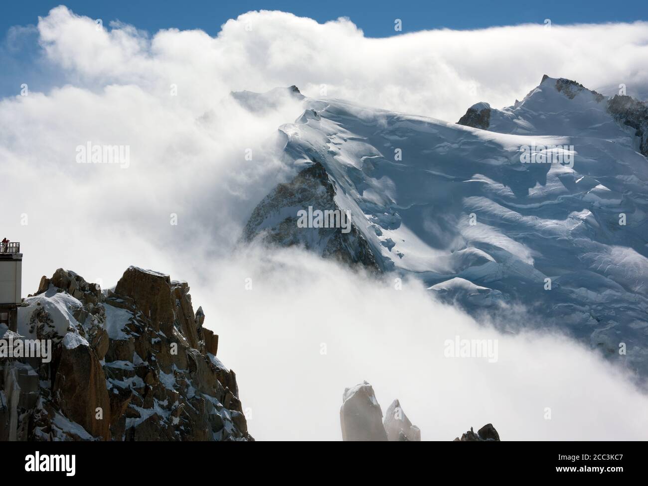 Vue sur l'aiguille du midi, en direction du Mont blanc Banque D'Images