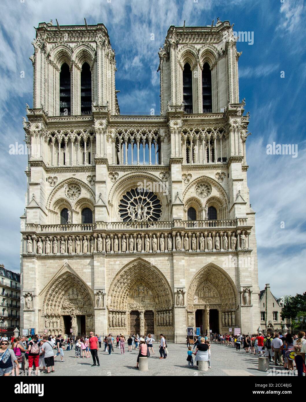 Notre-Dame de Paris (« notre-Dame de Paris »), appelée simplement notre-Dame, est une cathédrale catholique médiévale sur l'Île de la Cité dans le 4ème arrondi Banque D'Images Notre-Dame de Paris (« notre-Dame de Paris »), appelée simplement notre-Dame, est une cathédrale catholique médiévale sur l'Île de la Cité dans le 4ème arrondi Banque D'Images