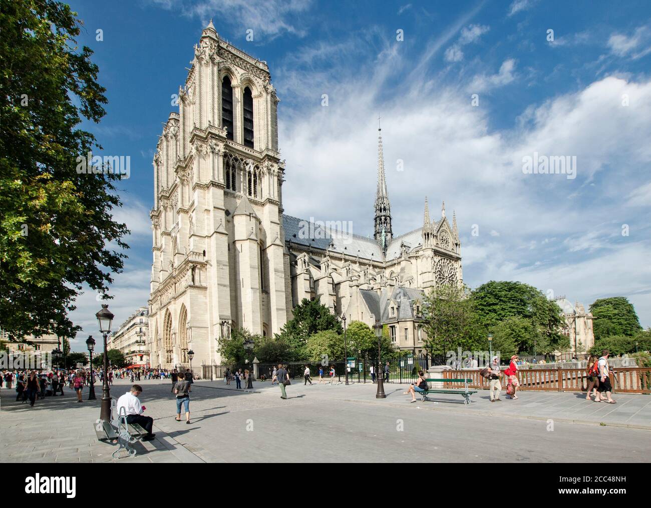 Notre-Dame de Paris (« notre-Dame de Paris »), appelée simplement notre-Dame, est une cathédrale catholique médiévale sur l'Île de la Cité dans le 4ème arrondi Banque D'Images