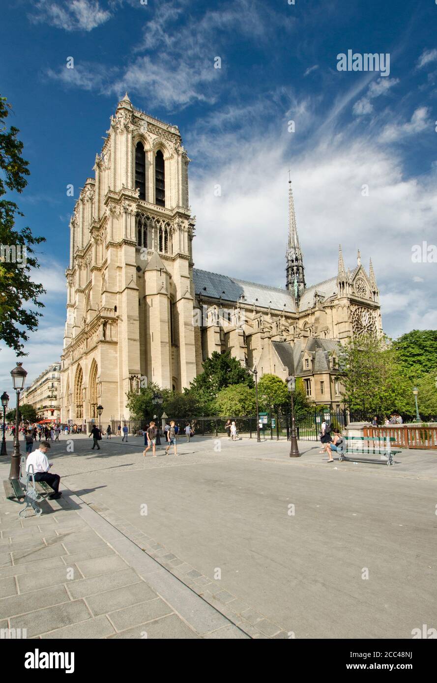 Notre-Dame de Paris (« notre-Dame de Paris »), appelée simplement notre-Dame, est une cathédrale catholique médiévale sur l'Île de la Cité dans le 4ème arrondi Banque D'Images Notre-Dame de Paris (« notre-Dame de Paris »), appelée simplement notre-Dame, est une cathédrale catholique médiévale sur l'Île de la Cité dans le 4ème arrondi Banque D'Images