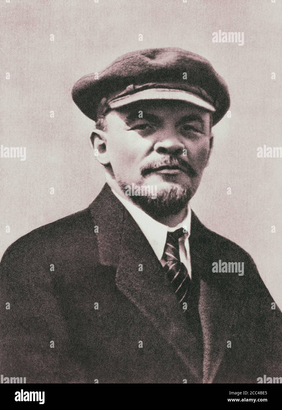 Vladimir Ilitch Oulianov (1870 - 1924), mieux connu par son alias, Lénine était un révolutionnaire et homme politique russe, et théoricien de la politique. Il a servi comme Banque D'Images