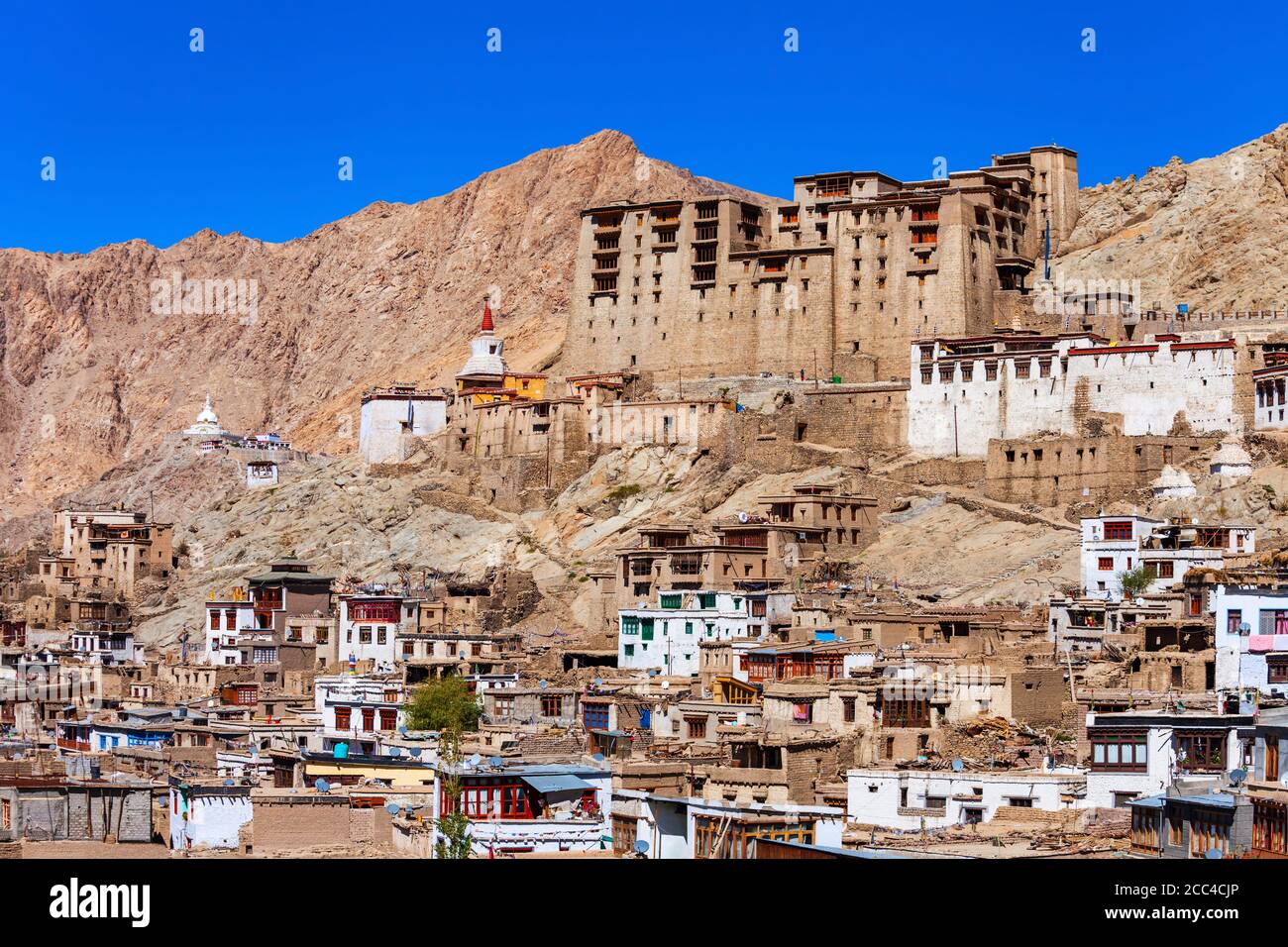 Leh Palace est un ancien palais royal de la ville de Leh, dans le Ladakh, dans le nord de l'Inde Banque D'Images