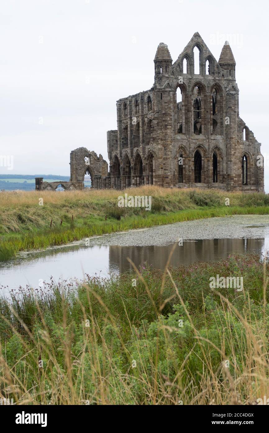 Ruines de l'abbaye de Whitby, monastère chrétien du VIIe siècle. Whitby North Yorkshire. Royaume-Uni Banque D'Images