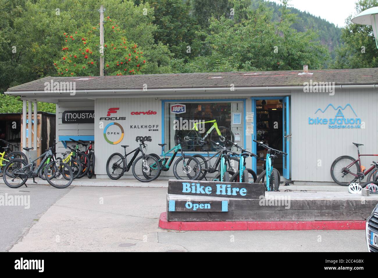 Boutique de location de vélos à ballater en Ecosse Banque D'Images