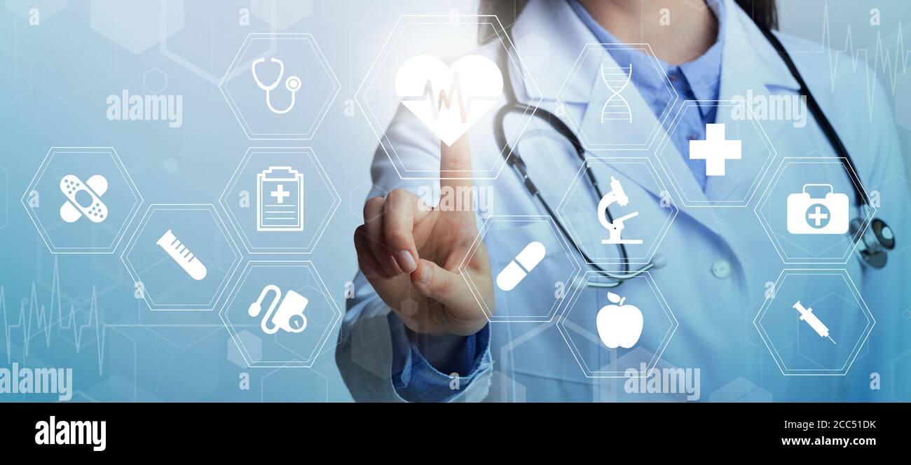 Biotechnologies modernes. Collage avec une femme médecin choisissant parmi les icônes médicales sur écran virtuel, espace de copie Banque D'Images