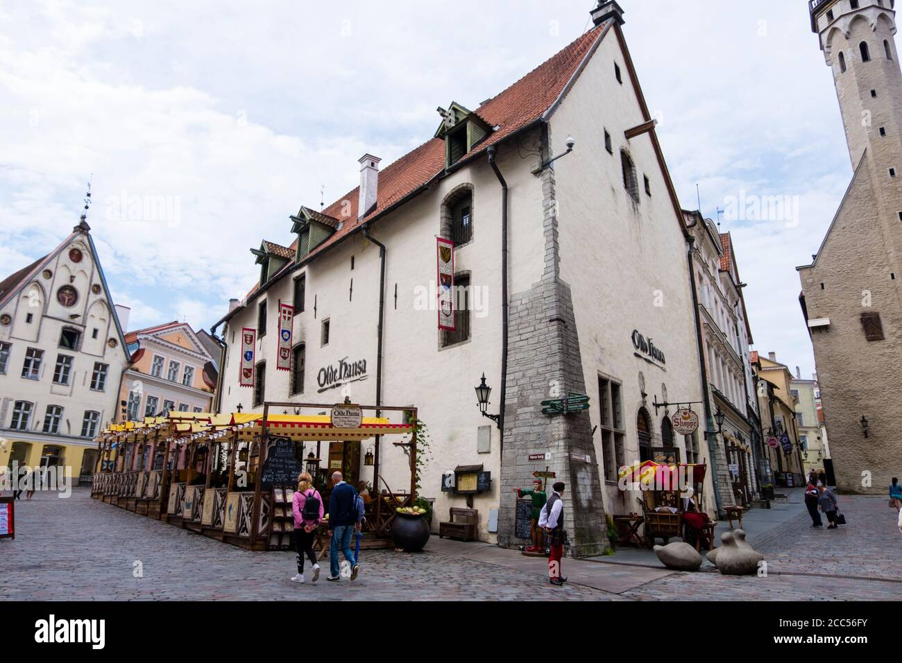 Olde Hansa, restaurant médiéval, Vana Turg, vieille ville, Tallinn, Estonie Banque D'Images