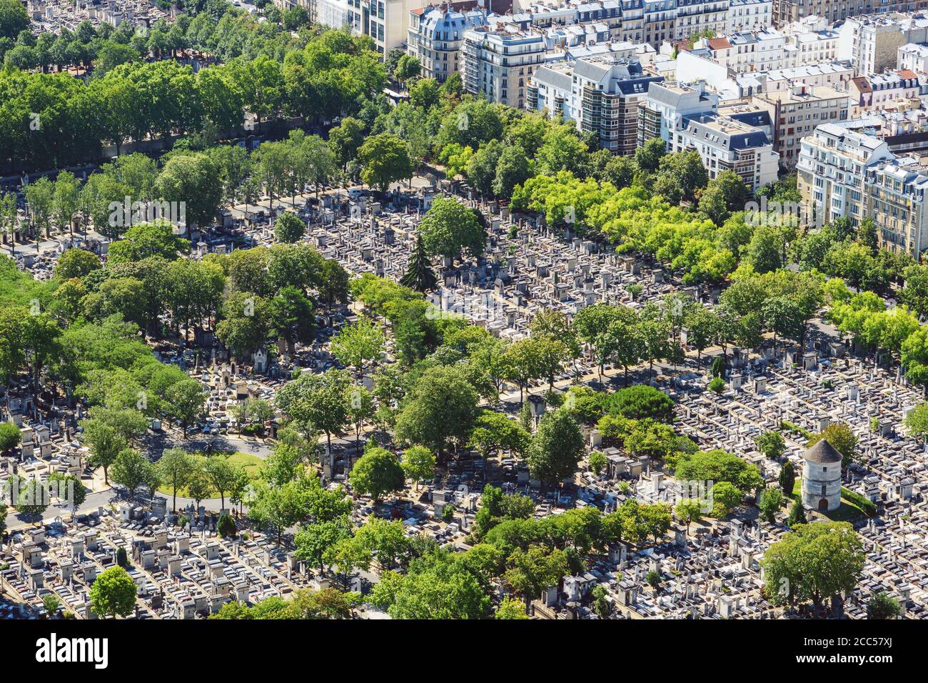 Vue de l'aréal du cimetière Montparnasse à Paris, France Banque D'Images
