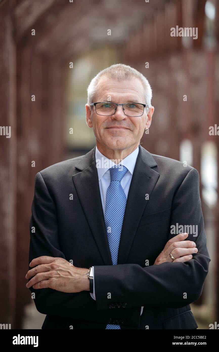 Erfurt, Allemagne. 19 août 2020. Dirk Ellinger, directeur général de DEHOGA Thuringe, lors d'une conférence de presse sur les résultats d'une étude récente sur l'industrie de l'hôtellerie de Thuringe. Credit: Michael Reichel/dpa-Zentralbild/dpa/Alay Live News Banque D'Images