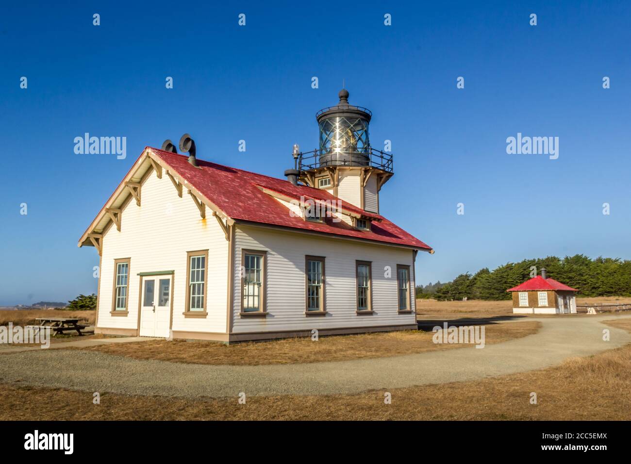 Point Cabrillo phare à l'océan pacifique, comté de Mendocino, Californie Etats-Unis Banque D'Images